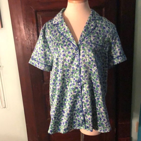 Ann Taylor Sleep pajama top Med. Green background with white and blue flowers - Picture 1 of 12
